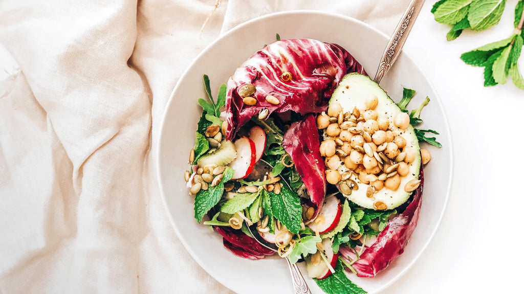 Radicchio, Rocket and Kiwi Salad with Chickpeas